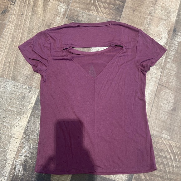 Evolution and Creation metallic star tshirt with cutout on back size XS - Picture 2 of 2